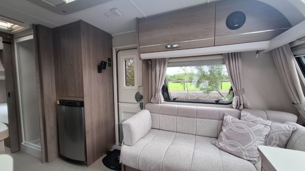 Compass Capiro 574 Caravan 395475100