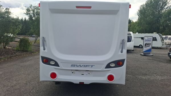 Swift Lifestyle Island Bed Caravan 395428707