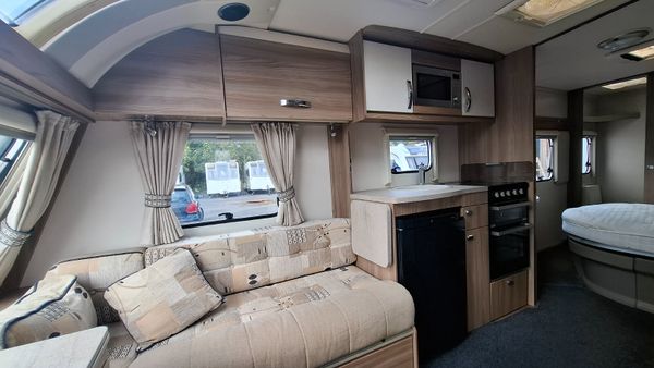Swift Lifestyle Island Bed Caravan 395428712