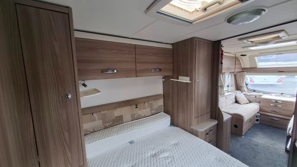 Swift Lifestyle Island Bed Caravan 395428717