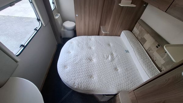 Swift Lifestyle Island Bed Caravan 395428719