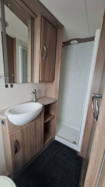 Swift Lifestyle Island Bed Caravan 395428722