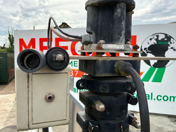 Bartco CCTV solar power tower platform / trailer.. 395433888