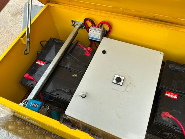 Bartco CCTV solar power tower platform / trailer.. 395433891