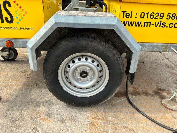 Bartco CCTV solar power tower platform / trailer.. 395433919
