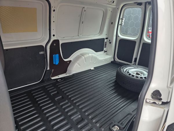 Volkswagen Caddy 2019 395570936