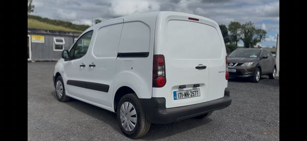 2017 Peugeot partner fresh cvrt & low mileage 395657027