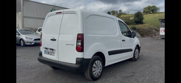 2017 Peugeot partner fresh cvrt & low mileage 395657033