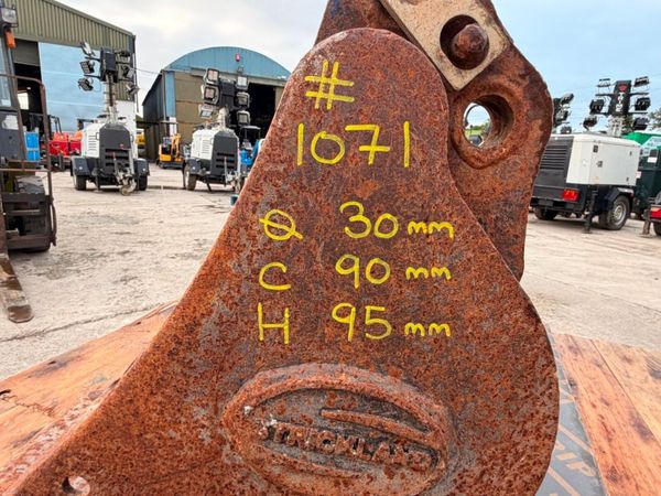 9" strickland bucket ....30mm pins.....1071 395787342