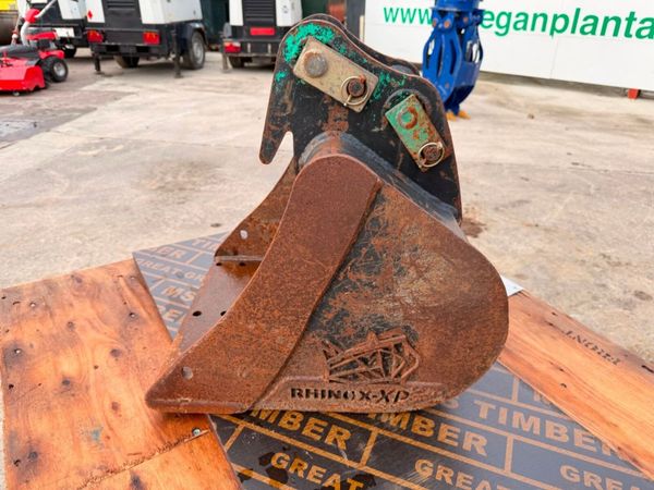 18" digging bucket ....30mm pins .....1070 395787321