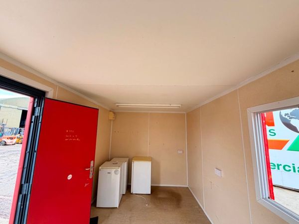 20 x 9 open plan site office....3911 395835849