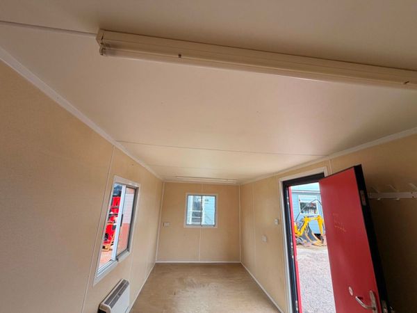 20 x 9 open plan site office....3911 395835875