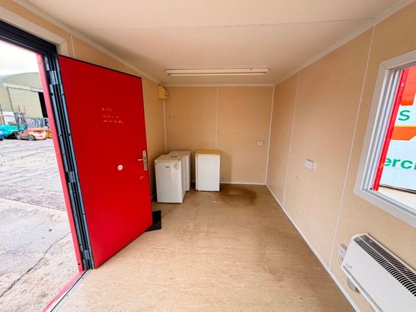 20 x 9 open plan site office....3911 395835835