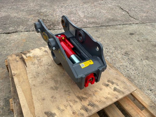 New / unused Strickland quick hitch......50mm pins 395988186