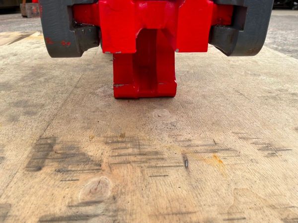 New / unused Strickland quick hitch......50mm pins 395988194