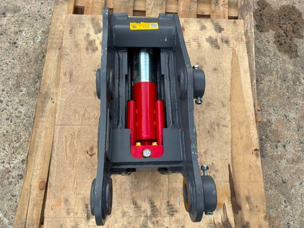 New / unused Strickland quick hitch......50mm pins 395988205