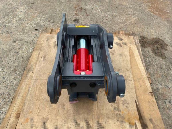 New / unused Strickland quick hitch......50mm pins 395988208