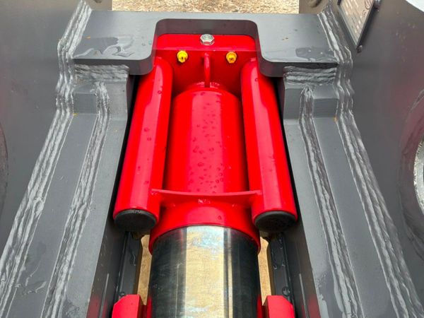 New / unused Strickland quick hitch...100mm pins.. 395916653