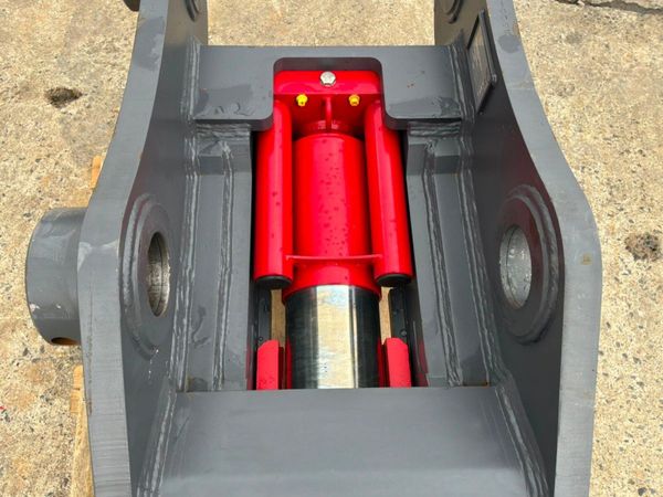 New / unused Strickland quick hitch...100mm pins.. 395916655