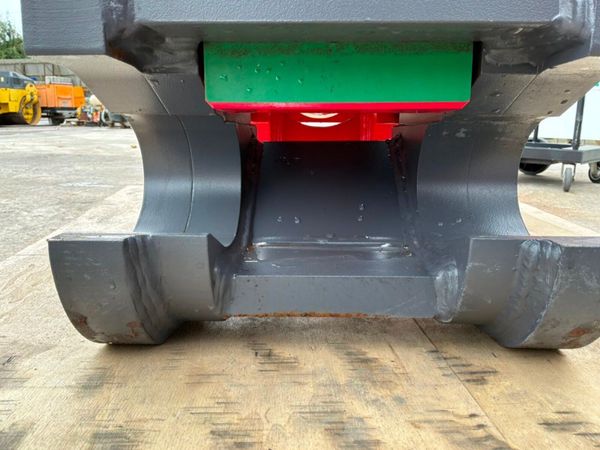 New / unused Strickland quick hitch...100mm pins.. 395916656