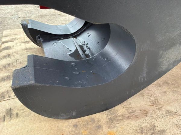 New / unused Strickland quick hitch...100mm pins.. 395916657