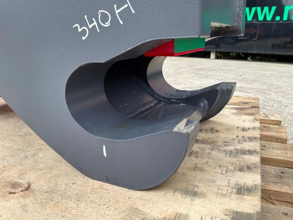 New / unused Strickland quick hitch...100mm pins.. 395916659