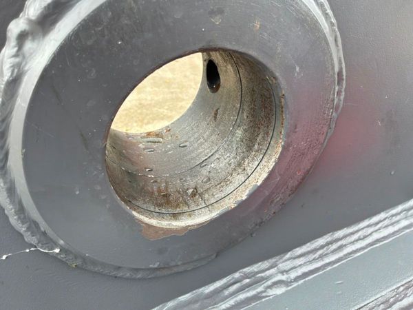 New / unused Strickland quick hitch...100mm pins.. 395916661