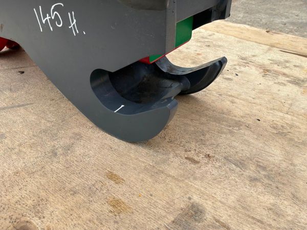 New / unused Strickland quick hitch...45mm pins... 395923681