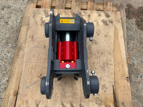 New / unused Strickland quick hitch...45mm pins... 395923693