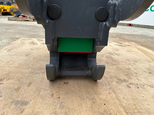 New / unused Strickland quick hitch...45mm pins... 395923703