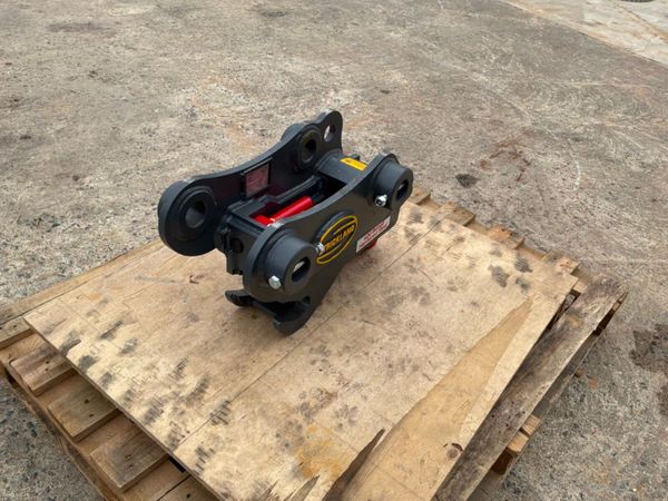 New / unused Strickland quick hitch...45mm pins... 395923704