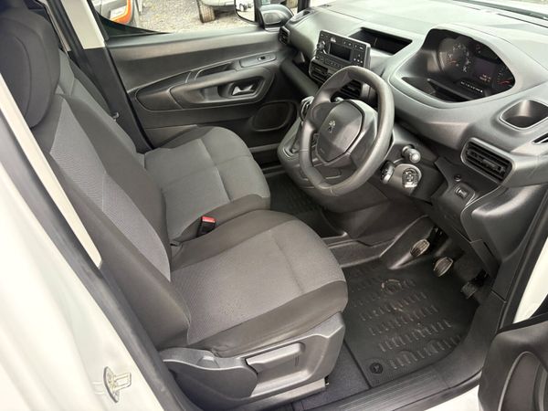 Peugeot Partner 396067919