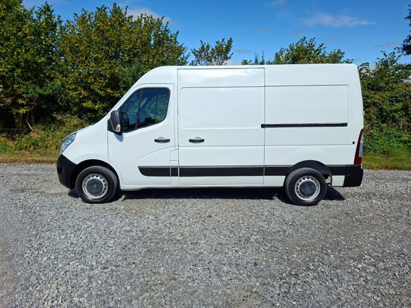 Renault Master 191 MWB 2.3L Excellent Condition 396071358