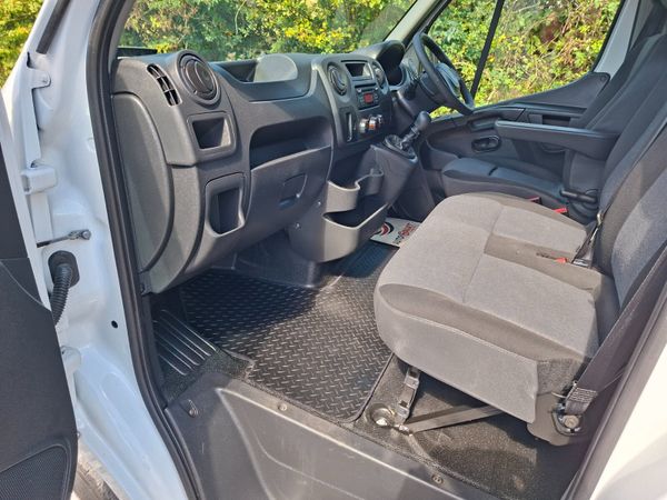 Renault Master 191 MWB 2.3L Excellent Condition 396071460