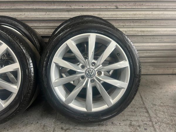 Volkswagen Golf 17” Alloys 396077358
