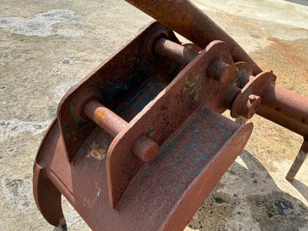 5 tyne manual grab / grapple.......50mm pins...... 396023292