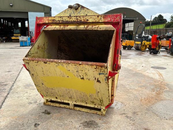 Conquip 2000 litres Concrete pouring skip........1 396023236
