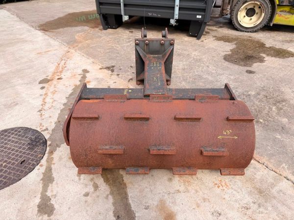 JCB 3CX TRENCH COMPACTOR PAD ROLLER ...5164 396023390