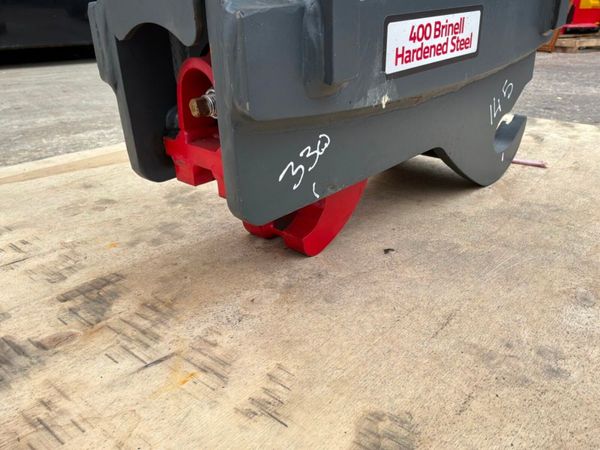 New / unused Strickland Tilting quick hitch....45m 396023304
