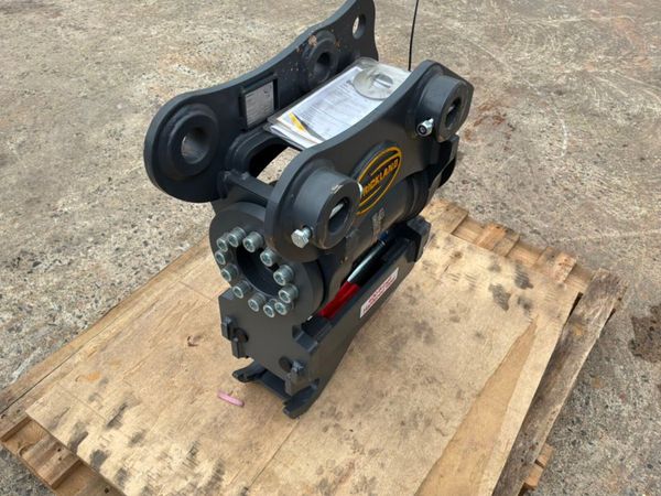 New / unused Strickland Tilting quick hitch....45m 396023309