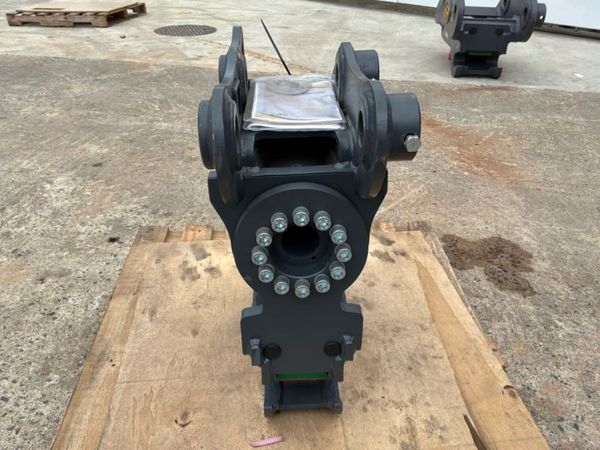 New / unused Strickland Tilting quick hitch....45m 396023314