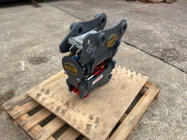 New / unused Strickland Tilting quick hitch....45m 396023322
