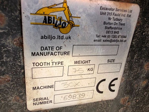 JCB 3CX TRENCH COMPACTOR PAD ROLLER ...5164 396023400