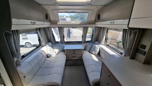 Compass Capiro Island Bed Caravan 396023668