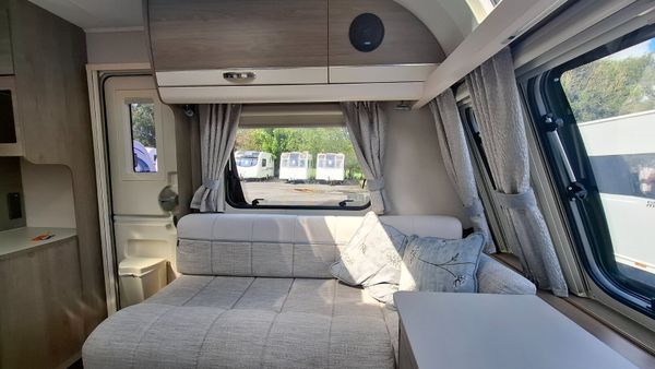 Compass Capiro Island Bed Caravan 396023673