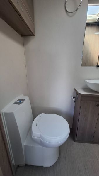 Compass Capiro Island Bed Caravan 396023675