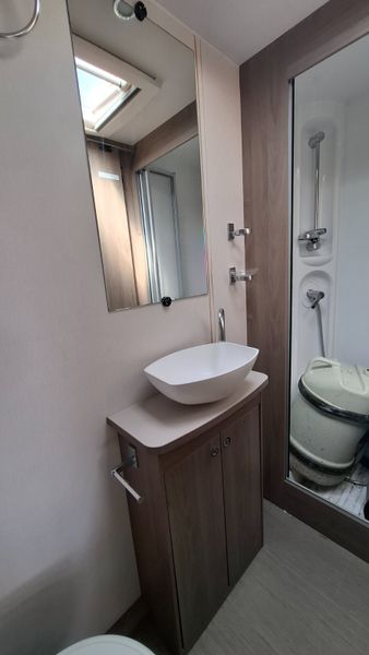 Compass Capiro Island Bed Caravan 396023676