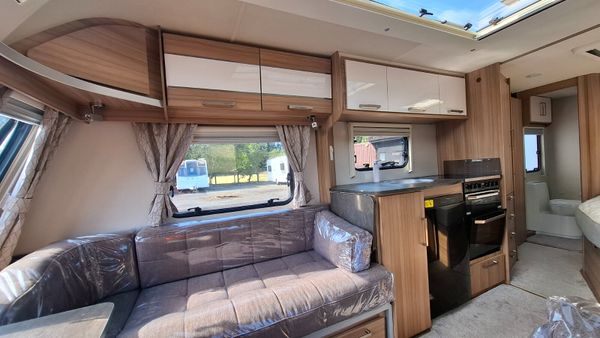 Lunar Lexon Fixed Bed 4 Berth Caravan 396031105