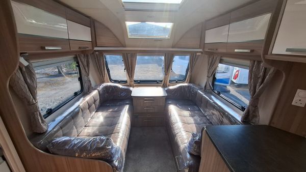 Lunar Lexon Fixed Bed 4 Berth Caravan 396031106