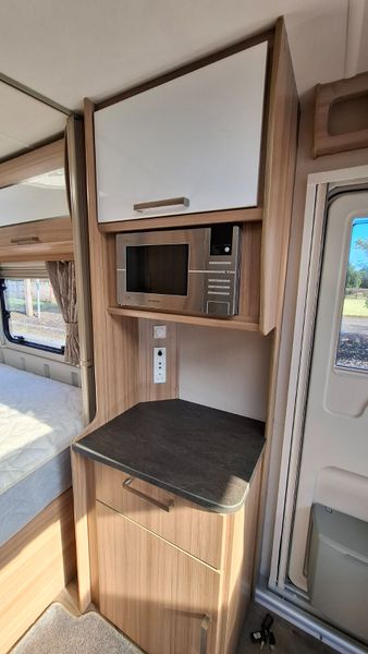 Lunar Lexon Fixed Bed 4 Berth Caravan 396031109